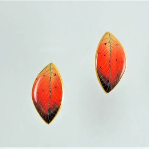 Porcelain Earrings and a Pendent - Picture 5 of 8